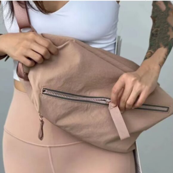 lululemon athletica Handbags - Lululemon on my level Bag NWT